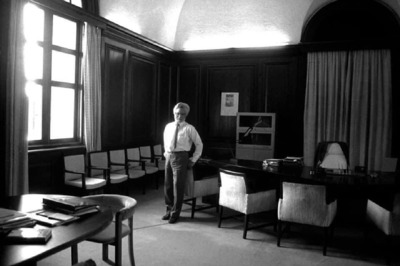 Congress Posts Throwback Photo of Manmohan Singh After He Presented 1991 Budget