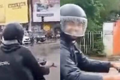 'Jaldi Vahan Se Hato': Man's Electric Scooter Horn is a Viral Meme and We Can't Stop LOLing