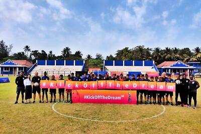 Current and Former Players Spend Time With India Women's U-17 FIFA World Cup Team