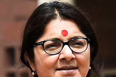 BJP’s Locket Chatterjee Slams TMC’s ‘Kahi Pe Nigahen, Kahi Pe Nishana’ Jibe, Says Busy With U’khand