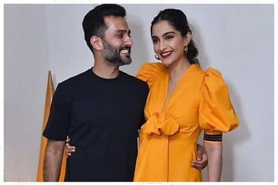 Anand Ahuja Bends the Knee to Tie Sonam Kapoor's Shoelaces, Internet Declares Her Pregnant