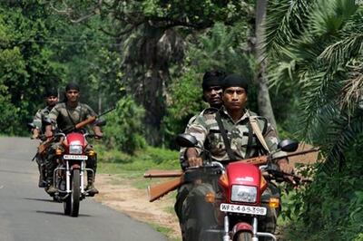 6 dead as Cong, CPM workers clash in Bengal