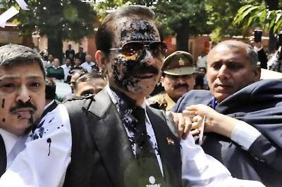 Both Sahara chief and the advocate who threw ink on him sent to Tihar jail