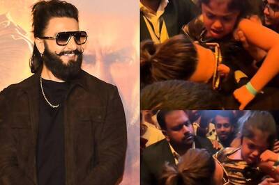 Ranveer Singh Saves a Crying Girl From Massive Mob, Calms Her Down | Video Goes Viral