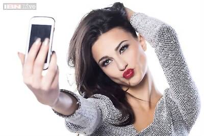 Selfie addiction may lead to low self-esteem