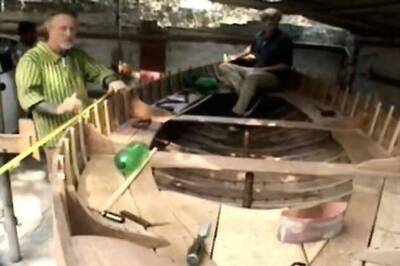 Australian tourists make boat for Kumbh pilgrims