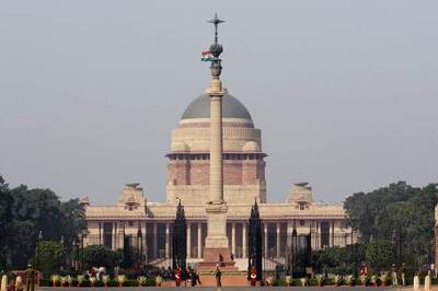 Delhi Woman Threatens to Blow Up Rashtrapati Bhavan, Warns of Nuclear Attack Over Fight on Tinder