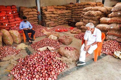 Govt Lifts Export Ban on All Varieties of Onion from January 1