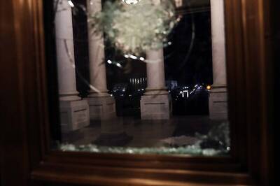 Armed Guards, Fences, Boarded Windows: Washington under Heavy Security