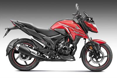 2020 Honda X-Blade BS-VI Launched in India at Rs 1.05 Lakh, Gets 6-Year Warranty
