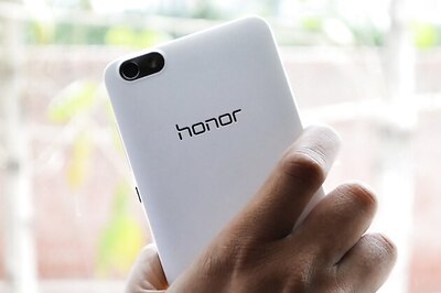 Huawei starts selling Honor smartphones offline