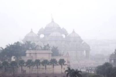 Delhi Air Pollution: Thick Fog Blankets National Capital As AQI Drops To 'Very Poor' Category