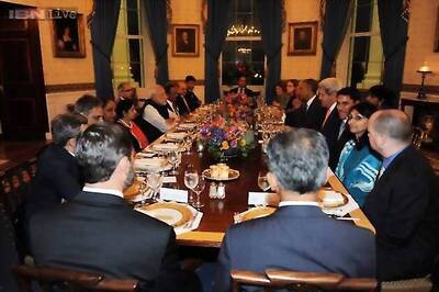 PM Modi keeps away from exquisite food at dinner with US President Obama