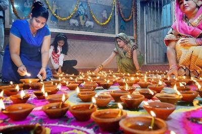 Home Cleaning on Diwali Great Way to Spend Time with Family, Finds Survey