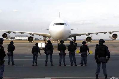 Argentine hooligans detained at SA airport