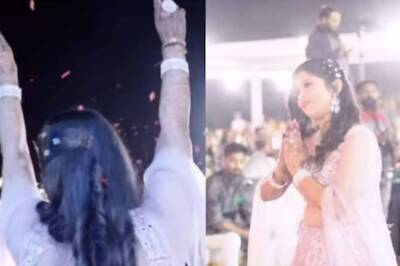 Video Of Bride Dancing To Rehne De Song In Front Of Groom Viral