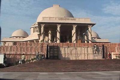 Memorials built by Mayawati to be used by poor for weddings: Akhilesh