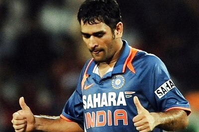 MS Dhoni Steps Down as Indian Cricket Captain, Bollywood Reacts