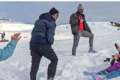 High On Snow-rush, Tourists Flock To Sinthan In Search Of Winter Wonder In Snow-less Kashmir