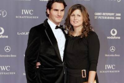 Federer marries pregnant girlfriend Mirka