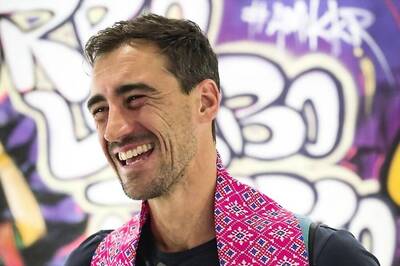 IPL's Most Expensive Player Mitchell Starc Arrives in Kolkata to Link up with KKR Squad