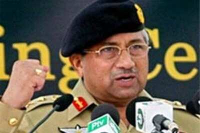 Musharraf pledges to shed his 'second skin' uniform