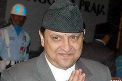 King attends Nepal's chariot-fest