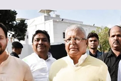 As Lalu Returns to Patna After 3 Years, Son Tej Pratap Terms Oppn Leaders ‘Jackals’, Warns Them to Beware of ‘Lion’