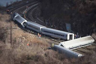 New York train derailment kills four, injures 63