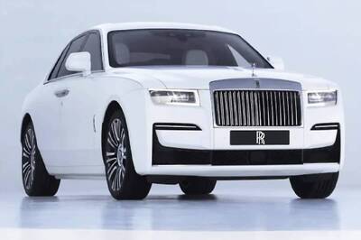 New 2021 Rolls-Royce Ghost Luxury Sedan Launched at 2.5 Lakh Euros Amid COVID-19 Worries