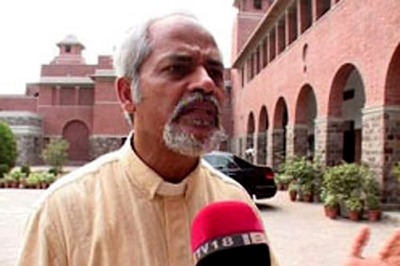 Sexual harassment case: Principal Thampu seeks CBI probe as St Stephen's faces protests