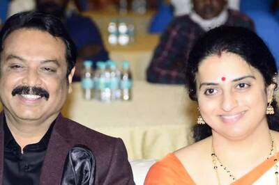 Actor Naresh’s Ex-Wife Ramya Raghupathi Attacks Pavithra With Slipper