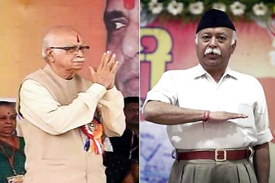 LK Advani meets RSS Chief Mohan Bhagwat