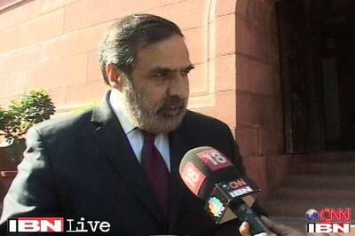Pakistan envoy discusses trade ties with Anand Sharma