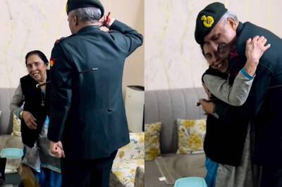 Army Officer's Last Salute in Uniform to Mother Before Retirement Will Leave You in Tears