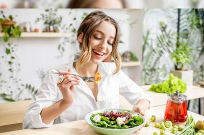 Love Murgh Palak? Prepare It At Home Relish It With Your Family