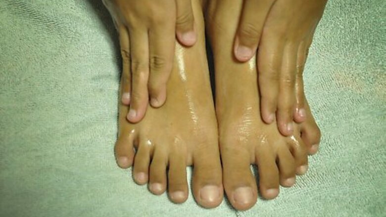 How to Use Olive Oil to Soften Feet