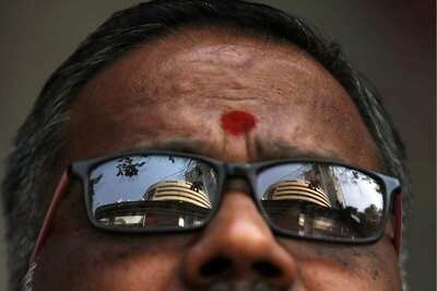 Hit Hard by Covid-19 Lockdown: 65% People Suffer Loss of Income and 55% May Seek Loan Recast, Says Survey