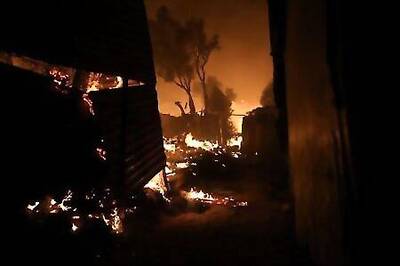 Fire Guts Greek Refugee Camp, Thousands Flee Amid COVID-19 Worries