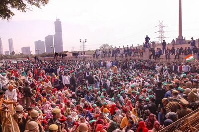 Farmers Stir: Massive Traffic Jam In Noida, 3 Union Ministers Meet 'Delhi Chalo' Protesters In Chandigarh | Updates