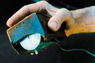 Past Tech: This is the first computer mouse from 50 years ago