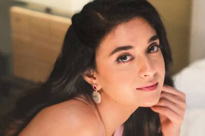 Keerthy Suresh Opts For a Retro Vibe in Blush Pink Saree