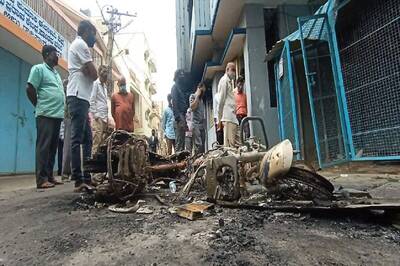 Bengaluru Violence Case: Aide of Former Mayor Sampath Raj Held for Helping Him Abscond