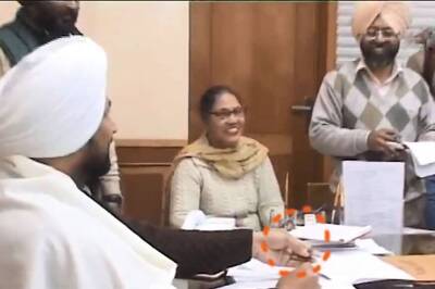 Punjab Minister Flips Coin to Decide Posting of Lecturers, Says Did it for Transparency