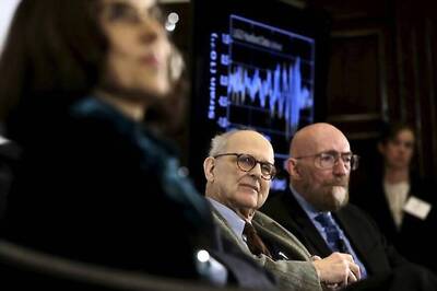 Scientists Win $3 Million Prize for Confirming Einstein's Waves