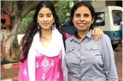 Ditch Token Feminism of Janhvi Kapoor's Film, Read True Story of Gunjan Saxena in Autobiography