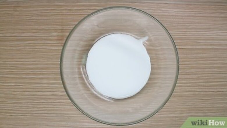 How to Make Slime with Laundry Detergent and Glue