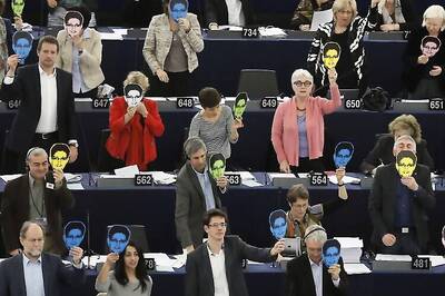Wikileaks documents reveal US spied on former French ministers, top companies