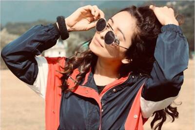 Asha Negi's Befitting Response to Troll Who Asked Her to Get Married Because She is Getting 'Old'