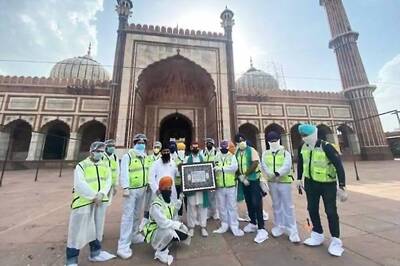 Sikh Community Sanitises Delhi's Jama Masjid Ahead of Eid-ul-Fitr